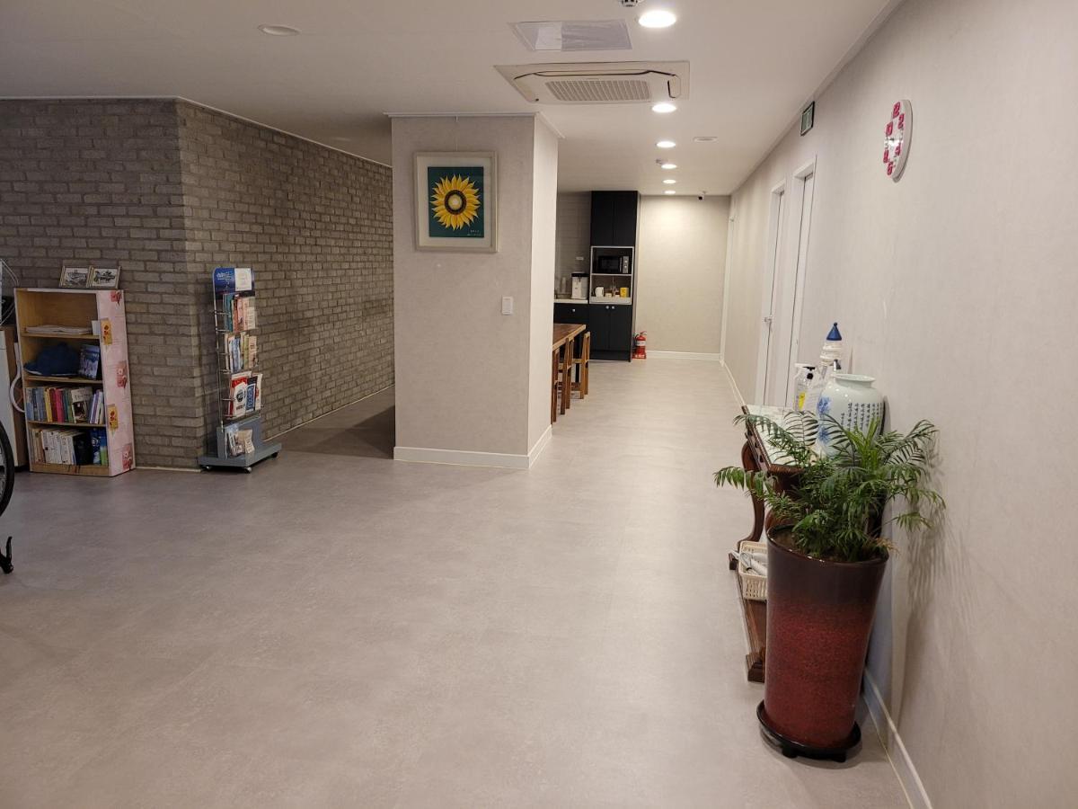 Lighthouse Guesthouse موكبو المظهر الخارجي الصورة