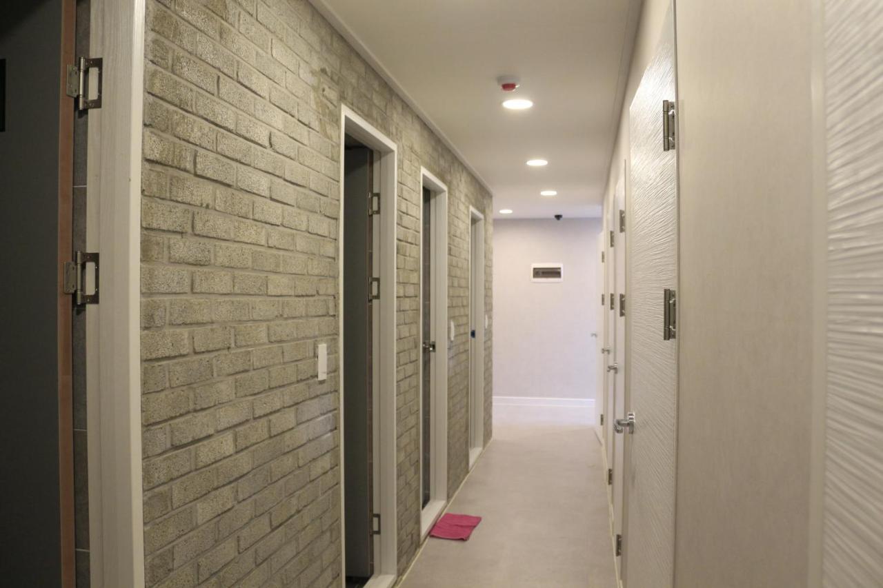Lighthouse Guesthouse موكبو المظهر الخارجي الصورة